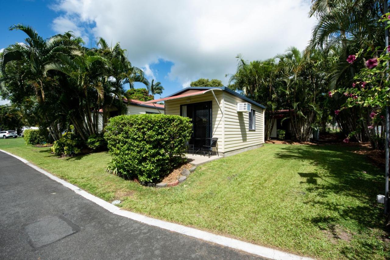 Sarina Palms Caravan And Cabins Village Exterior foto